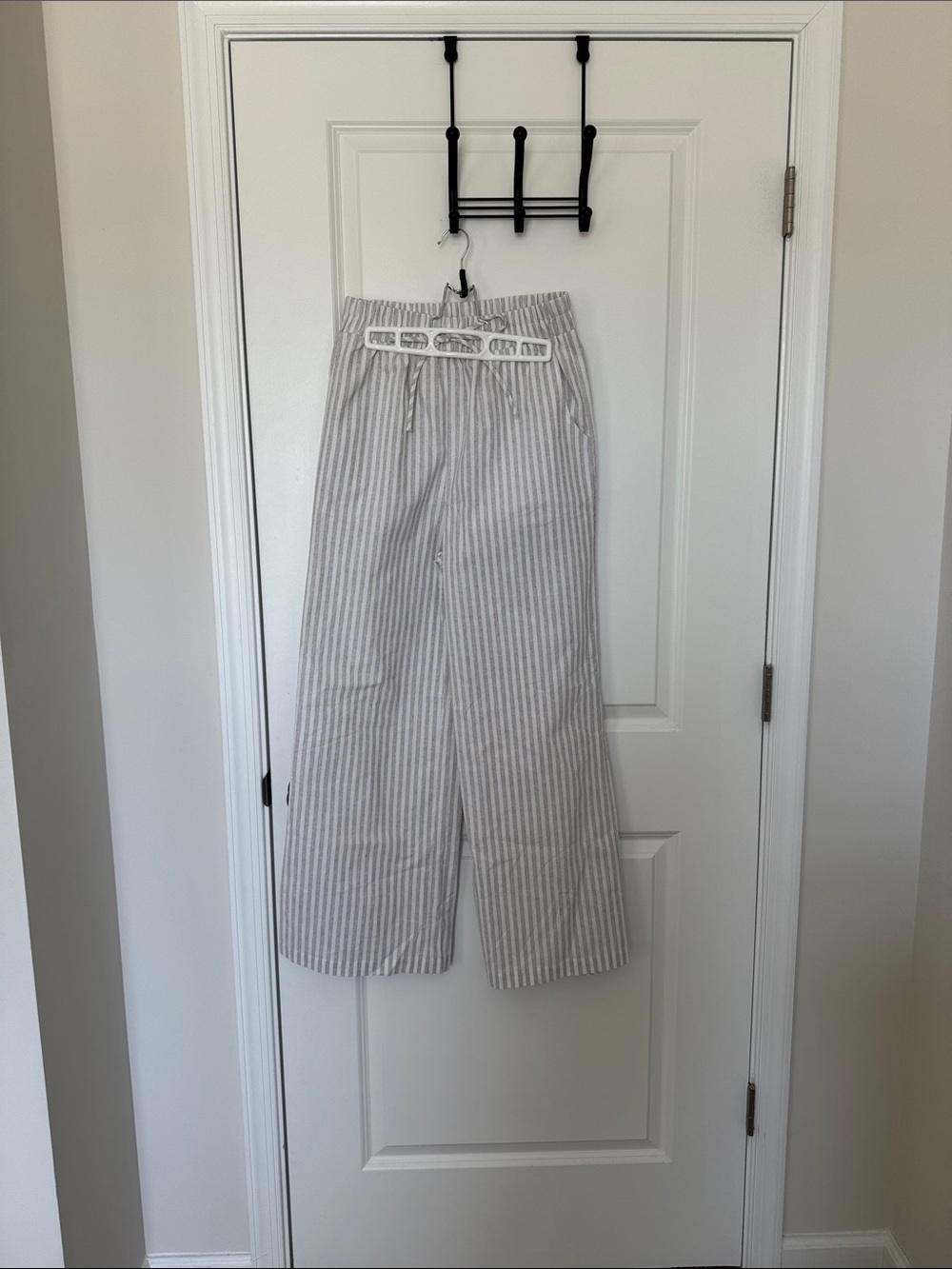 Lulu's White & Light Gray Striped Pull-On Pants